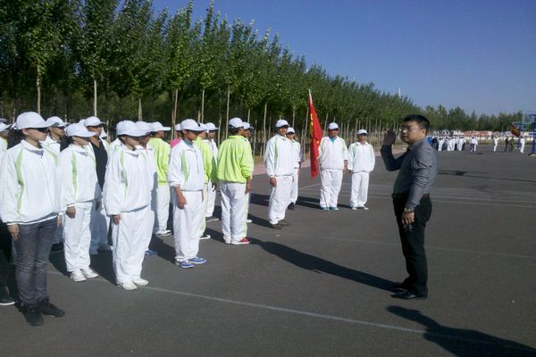 病理学院中秋节慰问军训新生