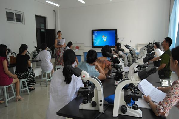 病理学院召开2015年外出培训人员经验交流暨教研、科研中期汇报会