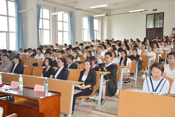 病理学院举行2016届毕业生毕业典礼